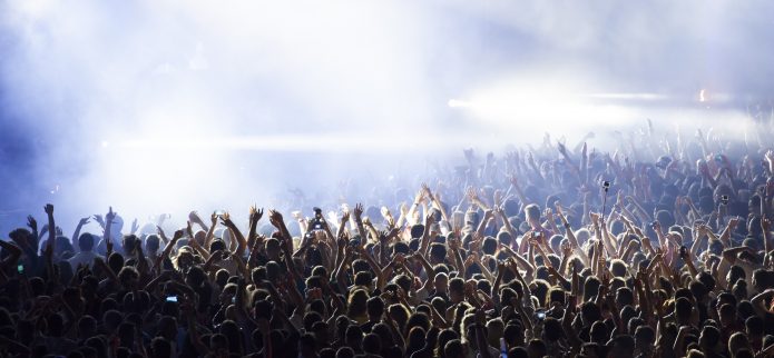 5 WAYS TO STAY SAFE IN A CROWD